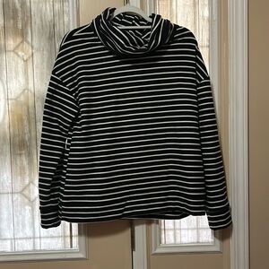 Black white fleece sweater